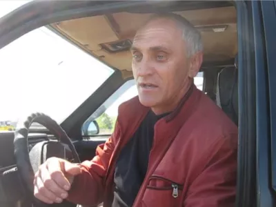      На правозащитника завели уголовное дело. Он арестован на два месяца
    